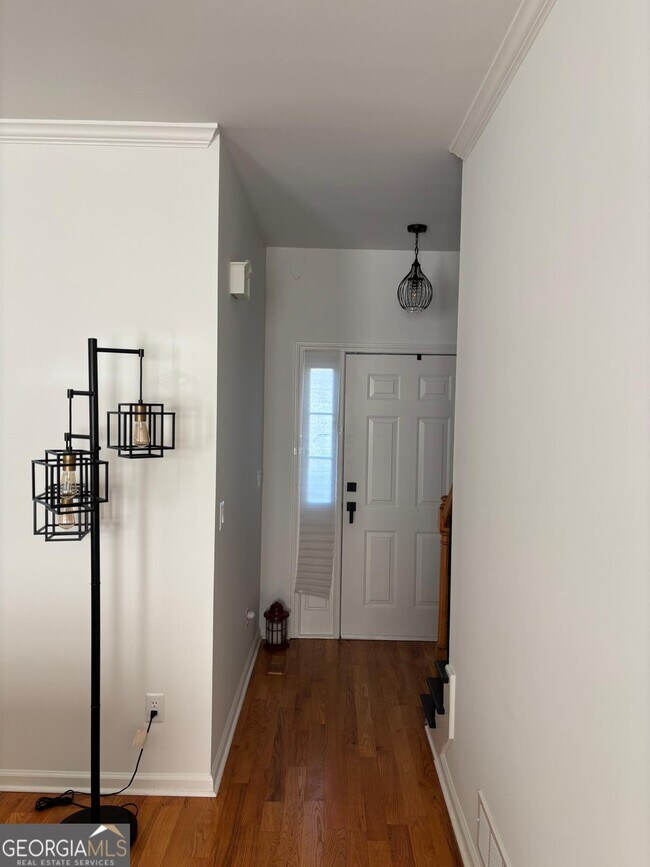 Building Photo - 300 Harcourt Pl