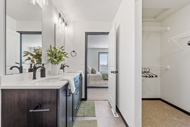 Building Photo - Newly Built in the Wilds neighborhood of West Fargo!