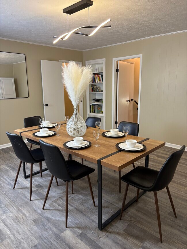 Building Photo - 410 Etowah Ave