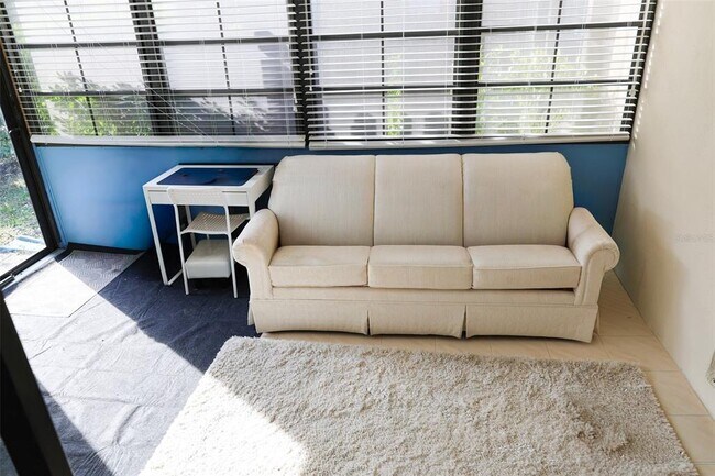 Building Photo - 1695 Hamilton Ct