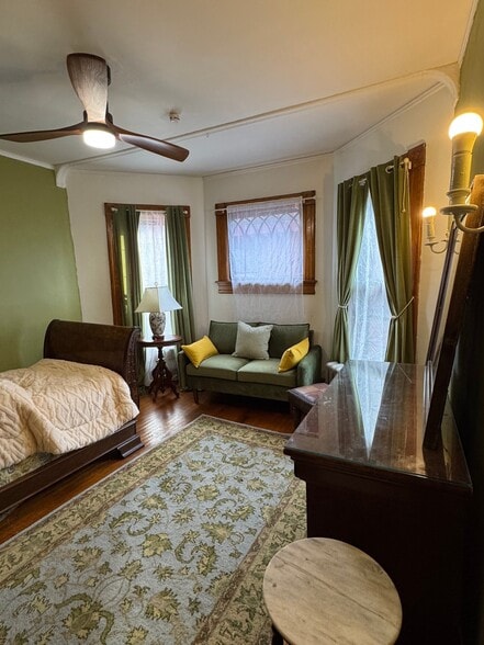 Building Photo - 47 Dartmouth St