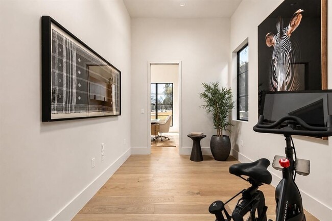 Building Photo - 6102 Forest Hills Dr