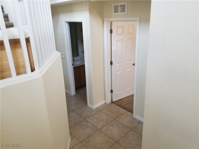 Building Photo - 6447 Oak Savanna Ct