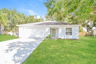 Building Photo - 743 Pelican Ct