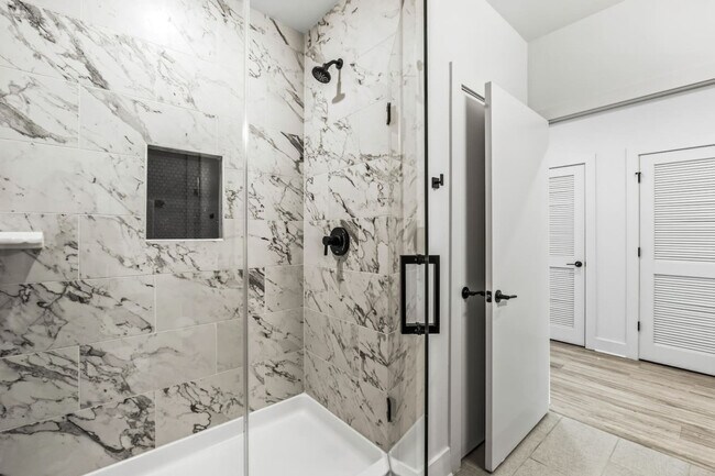 Building Photo - 617 N 12th St