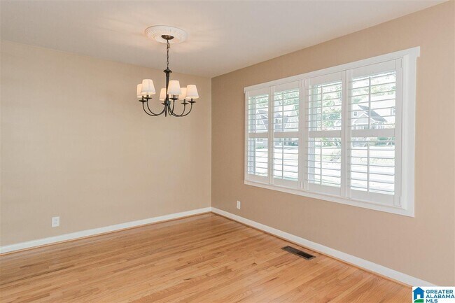 Building Photo - 615 Broadway St