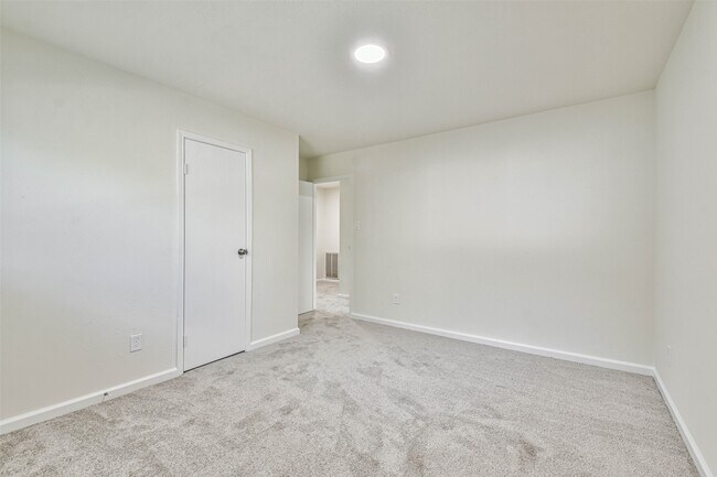 Building Photo - 5222 Creek Shadows Dr