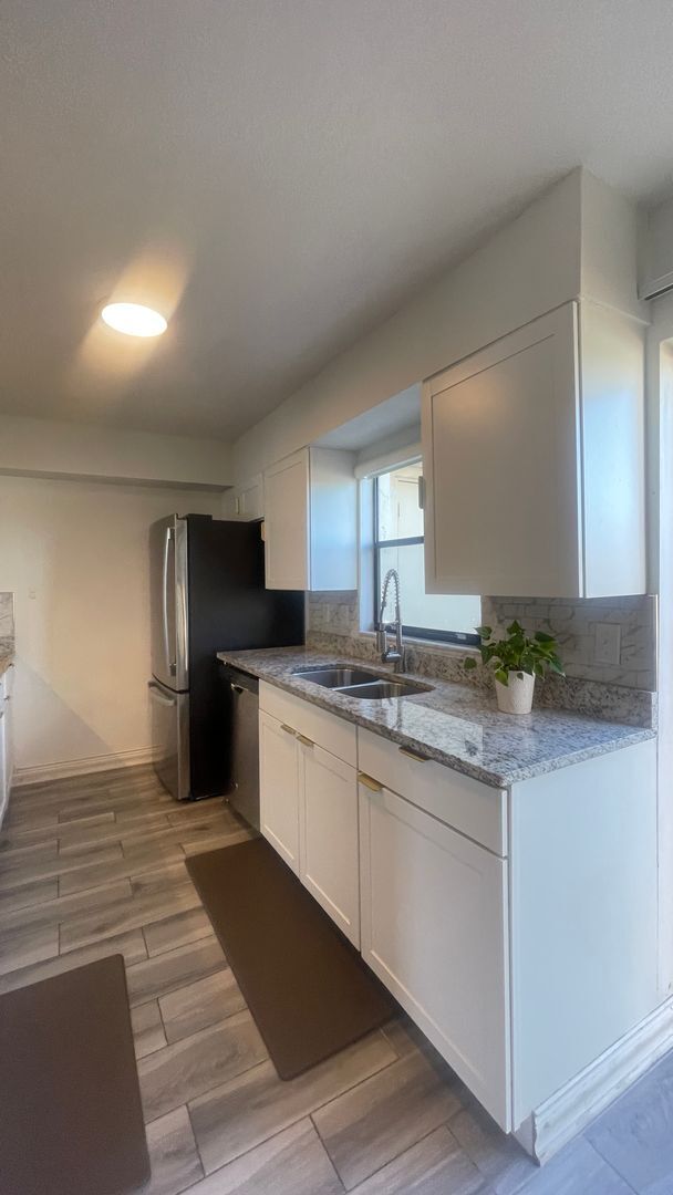 Building Photo - 1718 Silver Creek Ct