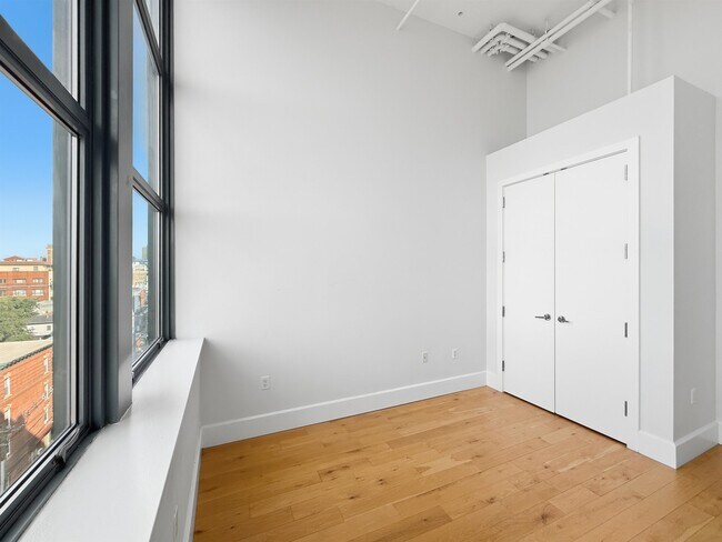 Building Photo - 50 Dey St