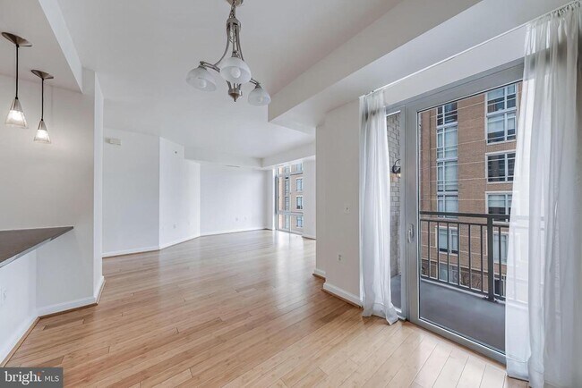 Building Photo - 11990 Market St