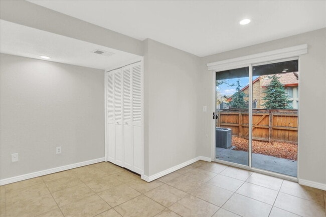 Building Photo - 2635 E Nichols Cir