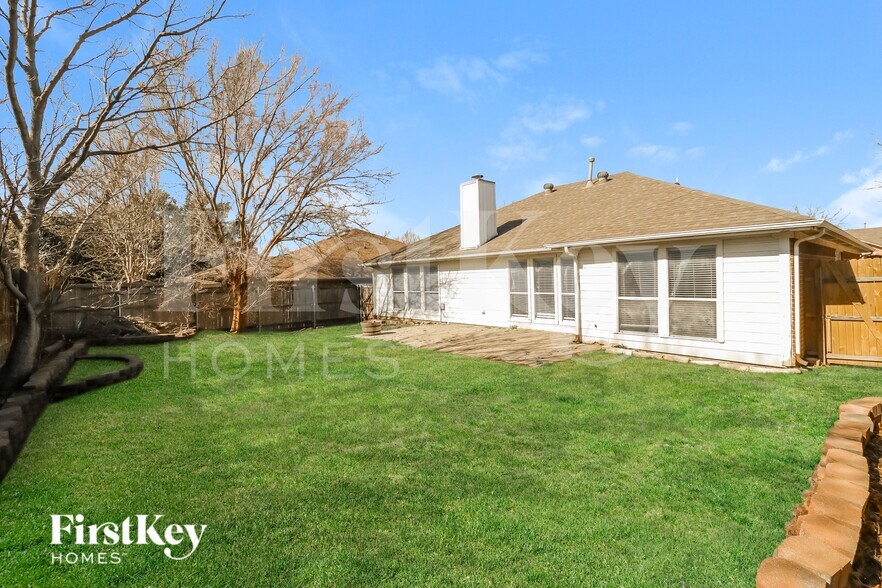 Building Photo - 614 Jamie Ln