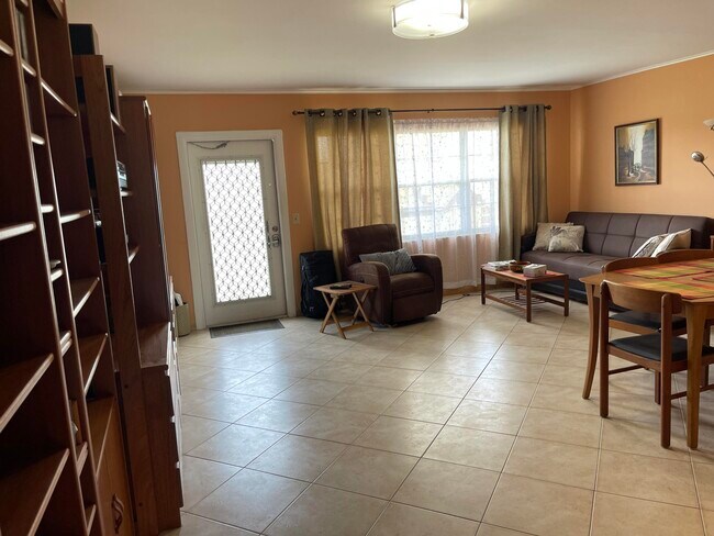 Building Photo - 27 Mansfield A