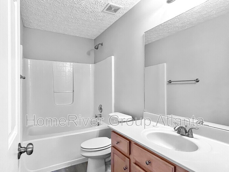Building Photo - 206 Ilex Dr