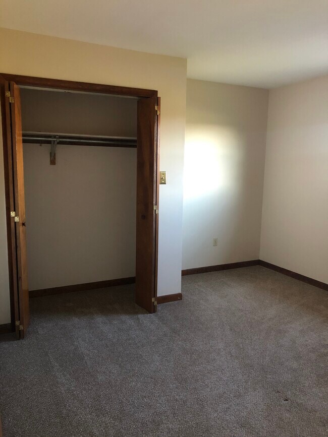 Bedroom #1 - 710 S Mountain Rd