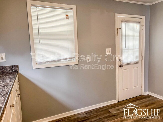 Building Photo - 122 Blaire Ln