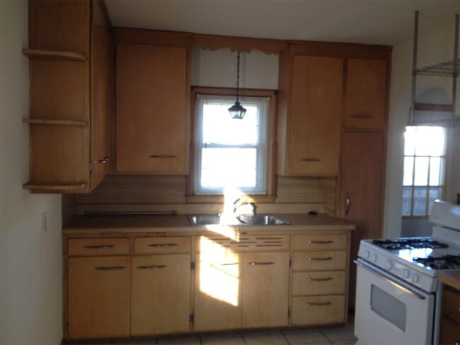 Building Photo - 5620 35th Ave S