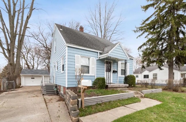 Building Photo - 1809 Rivard Rd