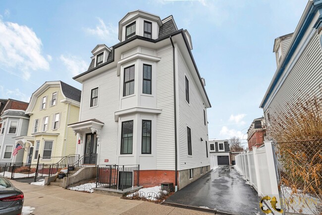 Building Photo - Luxury Penthouse Living in South Boston’s ...