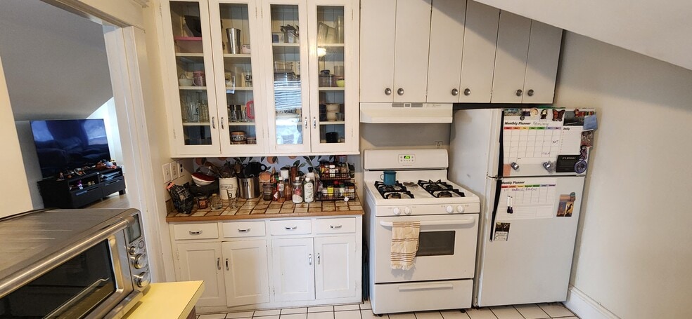 Building Photo - 1900 Colfax Ave S