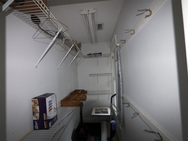 Building Photo - 3914 Herschel St