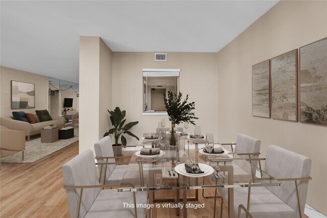 Building Photo - 1000 Parkview Dr