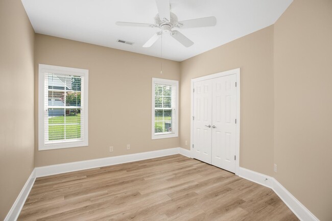 Building Photo - One Level Townhome