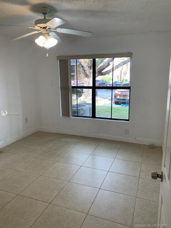 Building Photo - 15600 SW 106th Ln