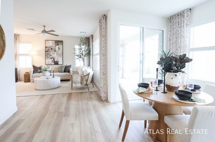 Building Photo - 6533 N 15th Dr