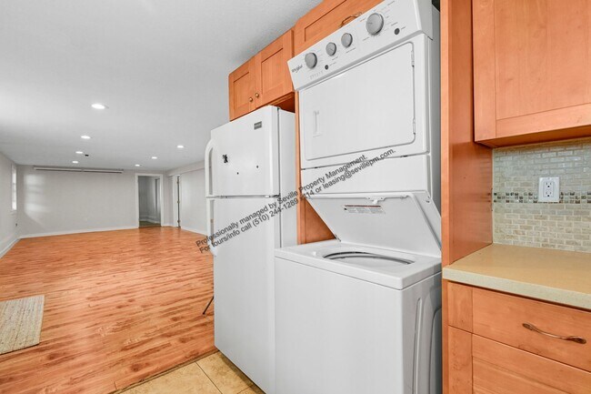 Building Photo - 3BD/1BA First-Floor Unit in West Oakland Duplex – All Utilities Included | $2,999/mo