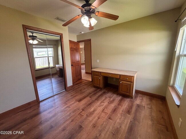 Building Photo - 4701 Deerfield Dr