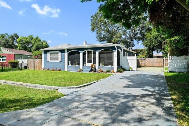 Building Photo - 2519 Emma Cir