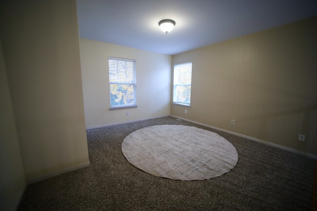 Building Photo - 417 Cambridge Dr