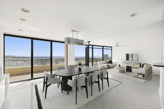 Building Photo - 4267 Marina City Dr