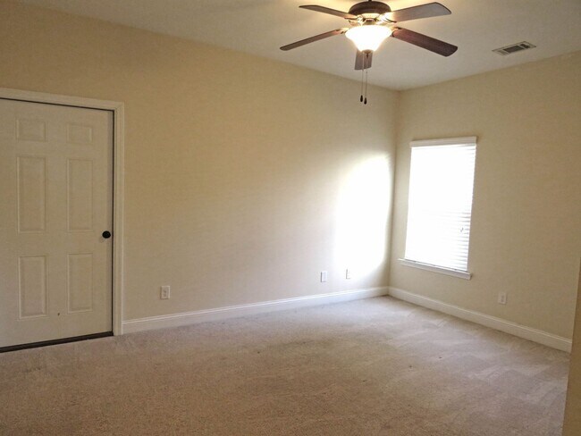 Building Photo - AVAILABLE SEPTEMBER, 2023