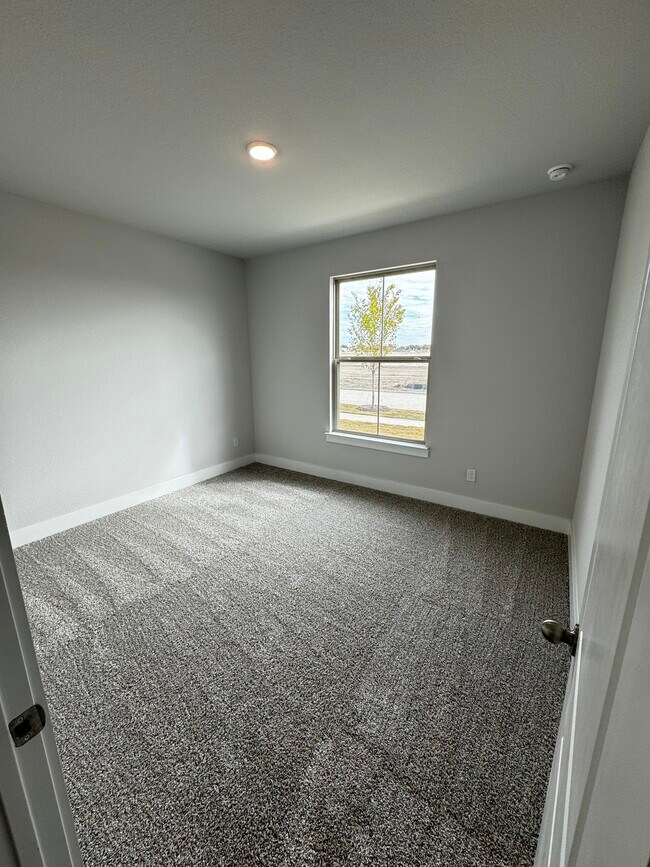 Building Photo - 2701 Painted Trl