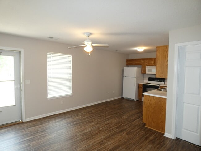 Building Photo - Beautiful Duplex in Gladstone, MO