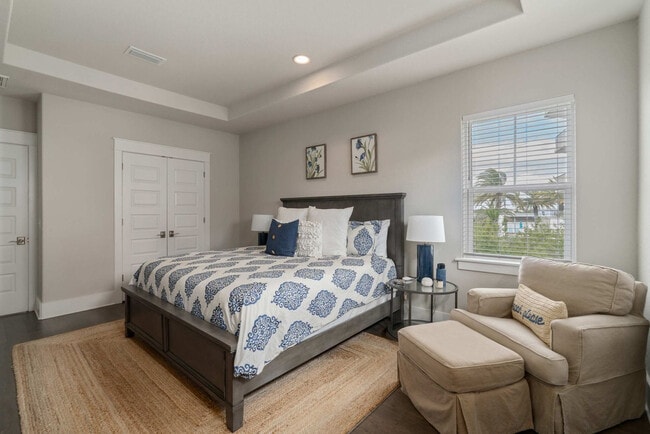 Building Photo - 374 Gulfview Cir