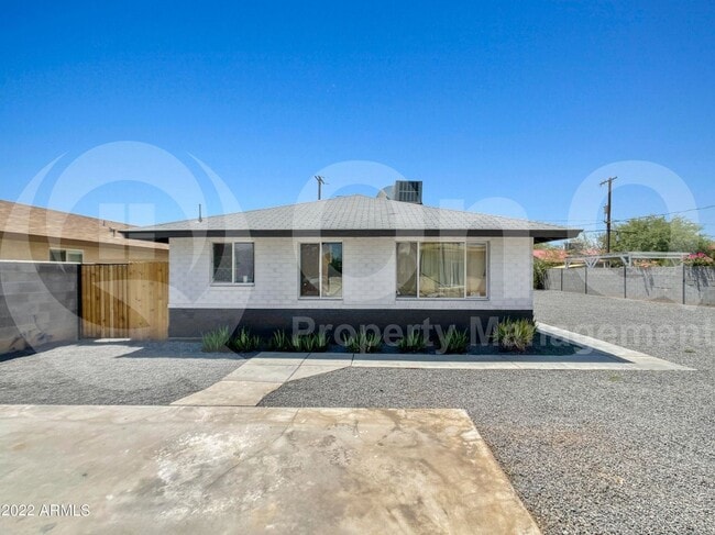 Building Photo - 2109 W Hayward Ave