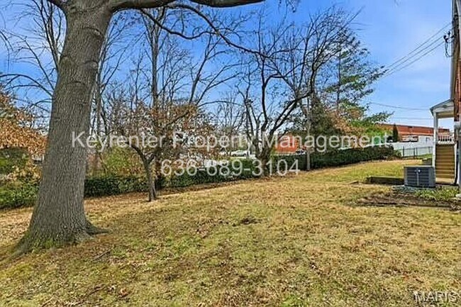 Building Photo - Spacious Updated 3-Bedroom Home in Prime Location