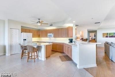 Building Photo - 14250 Royal Harbour Ct