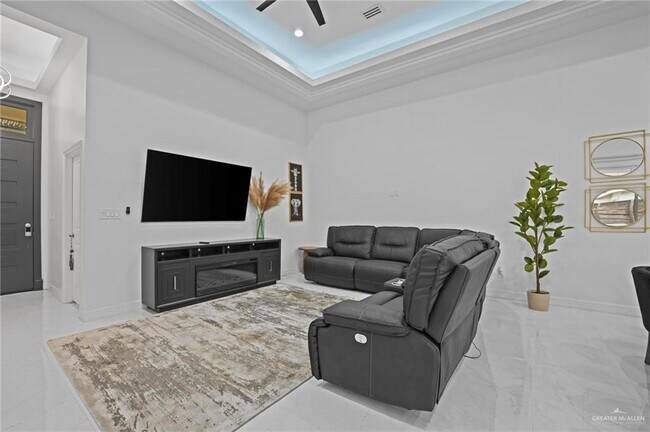 Building Photo - 5812 Pelican Ave