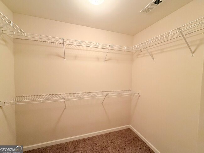 Building Photo - 260 Ascott Ln