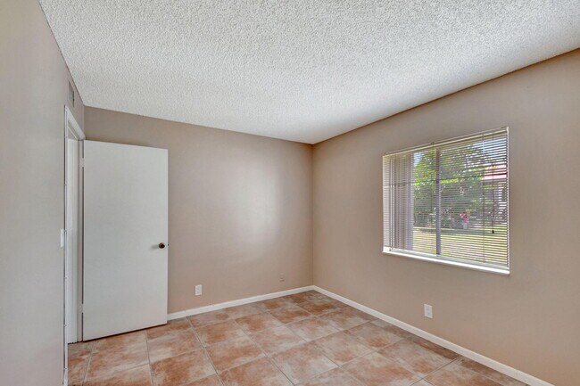 Building Photo - 3531 Tall Pine Way