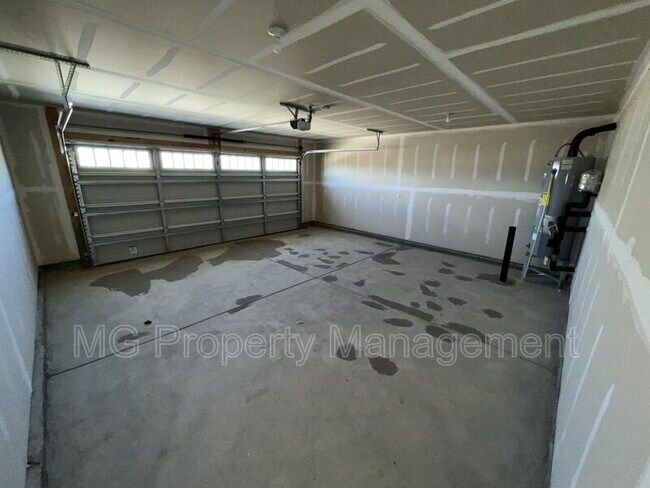 Building Photo - 1367 Woodhouse Dr