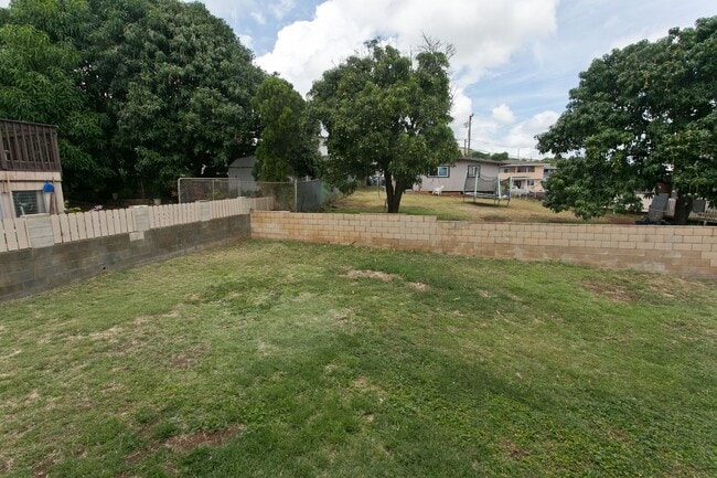 Building Photo - Lower Makakilo - Stunning Fully Remodeled ...