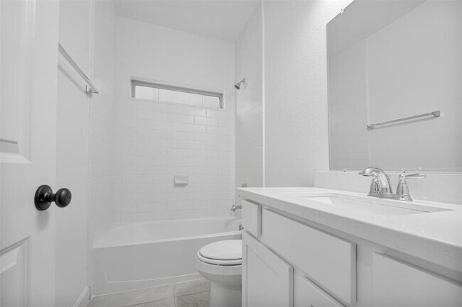Building Photo - 11926 Briarwood Hill Way
