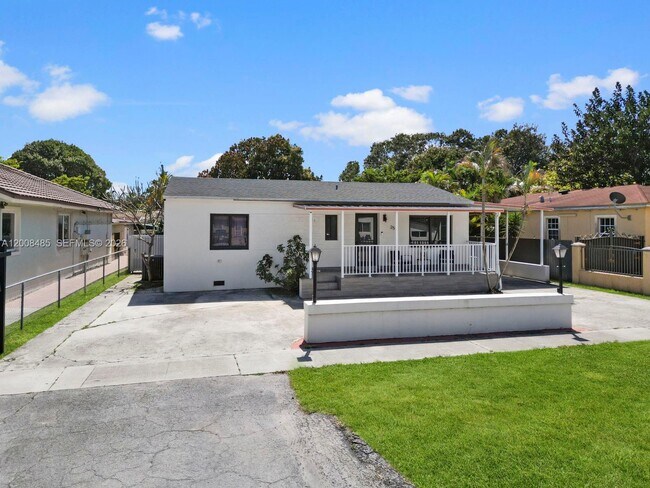 Building Photo - 252 E 36th St