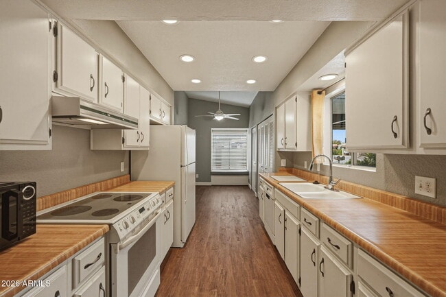 Building Photo - 4323 N 29th Pl