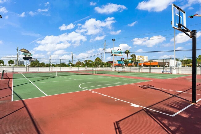 Building Photo - 5004 S Thomas Dr